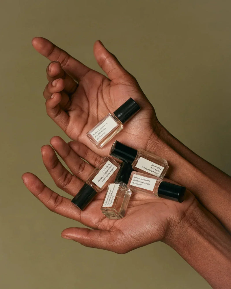 Niche Fragrance vs Designer Perfume: Why People Are Switching
