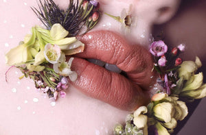 Shanghai Suzy Lipstick Satin Luxe Toffee
